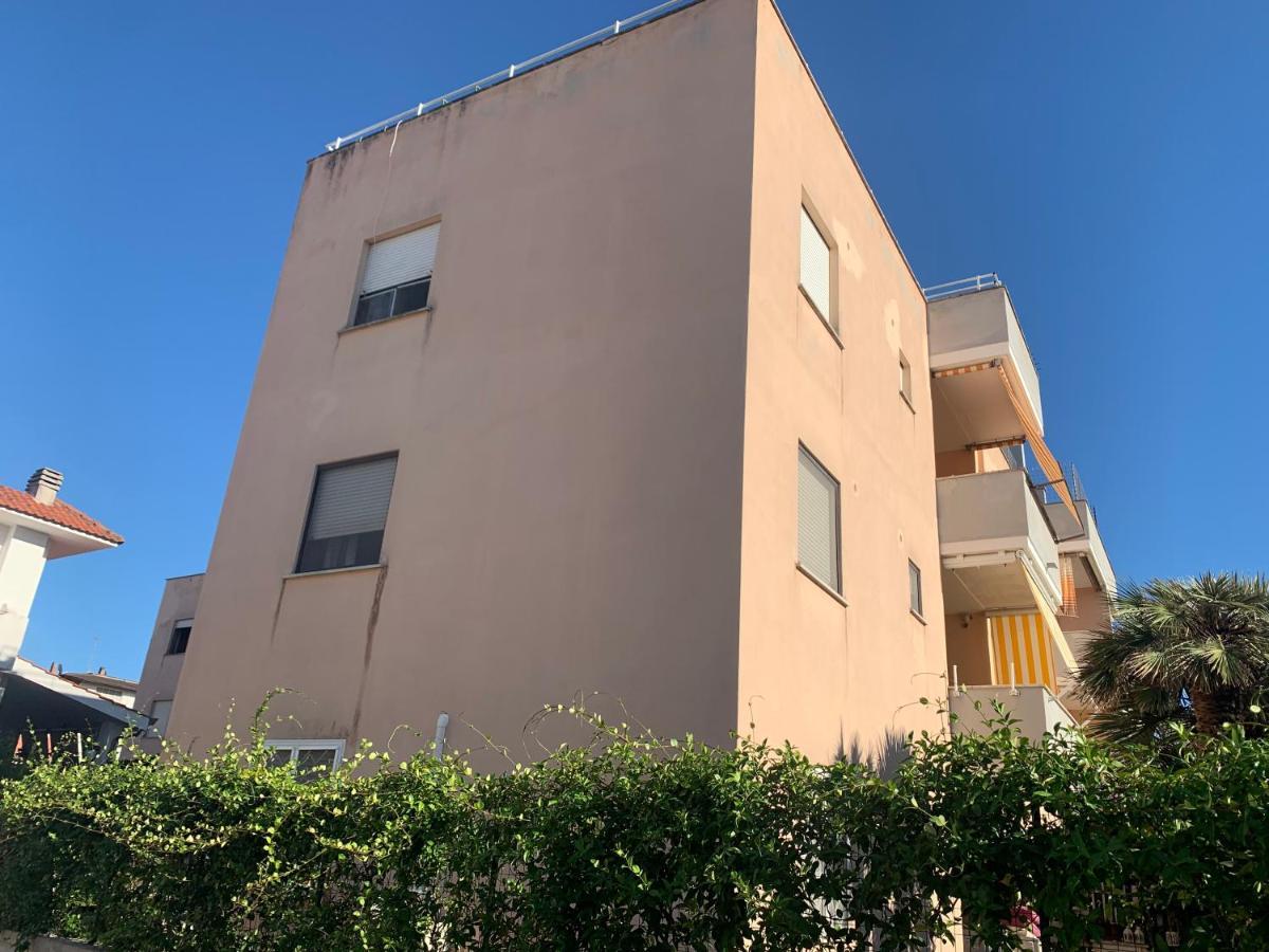La Maison Lilla, Sabaudia Exteriör bild